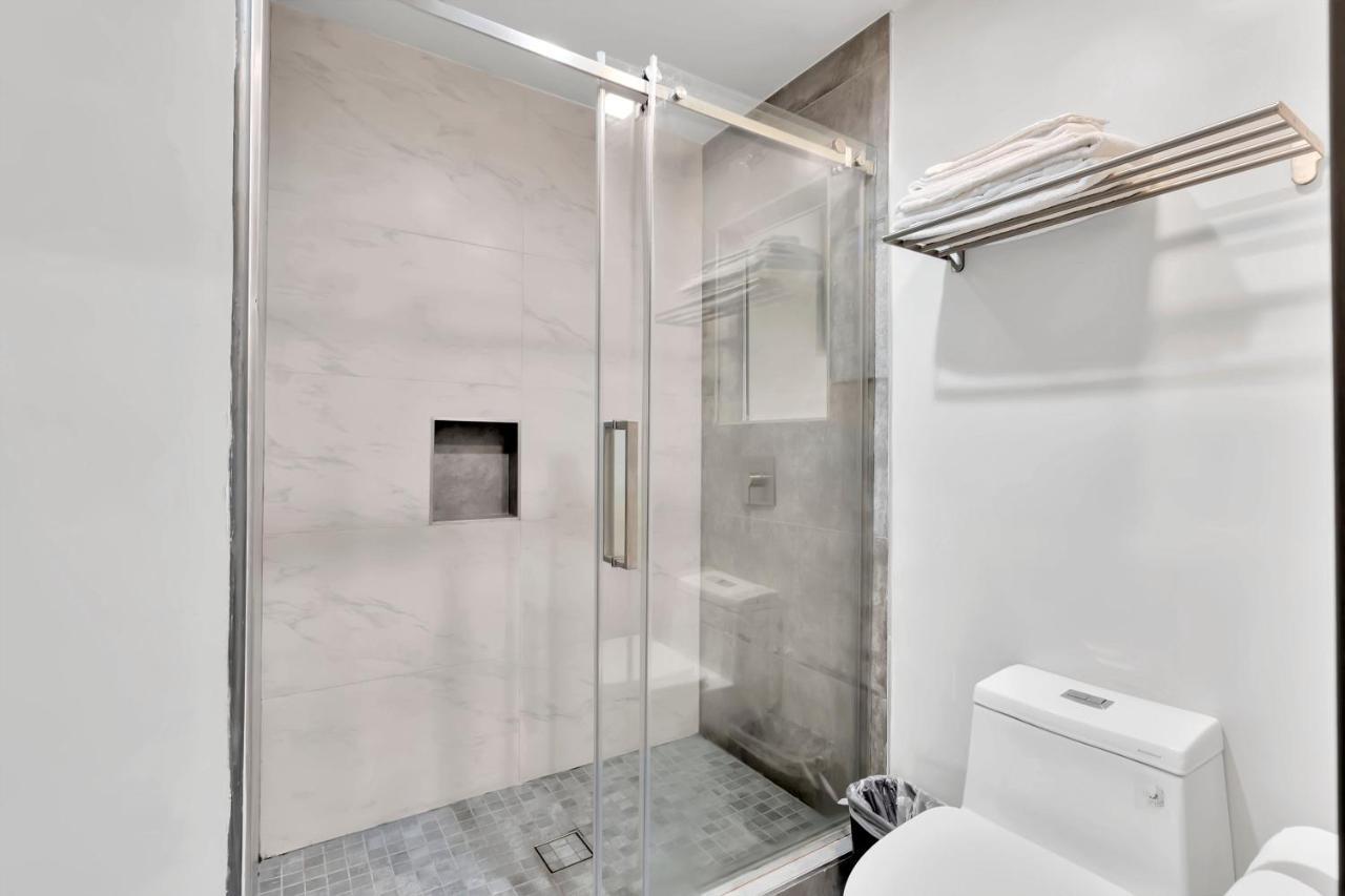 Exclusivo Inn And Suites Lakewood Kültér fotó